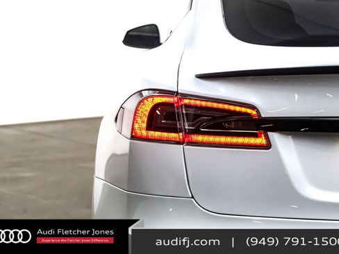 Used 2022 Tesla Model S Plaid image 15