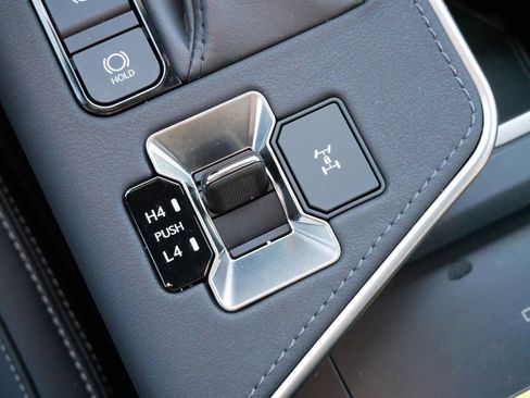Used 2025 Lexus GX 550 w/ Cold Area Package AWD/4WD image 26