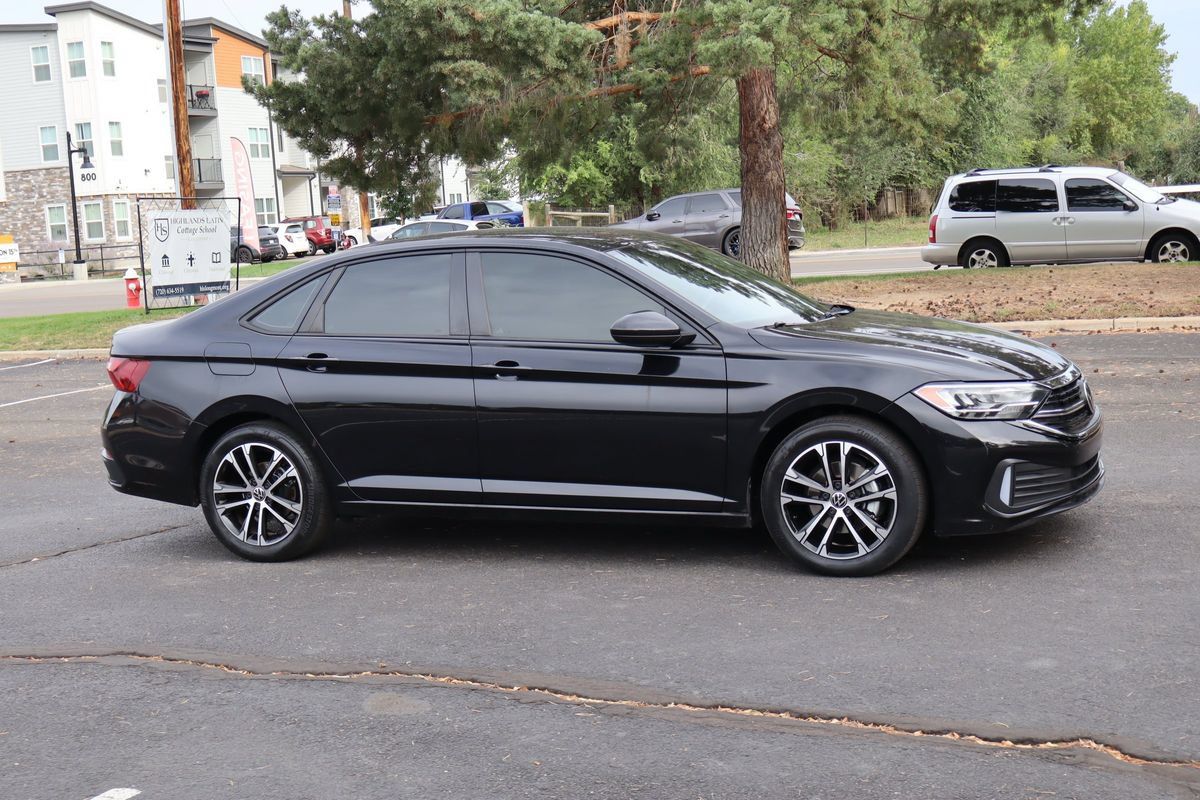 Used 2022 Volkswagen Jetta Sport FWD image 2