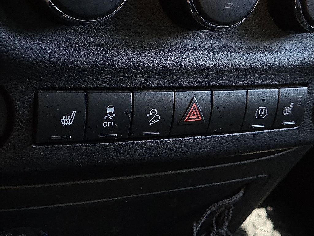 Used 2014 Jeep Wrangler Unlimited Rubicon w/ Connectivity Group AWD/4WD image 14