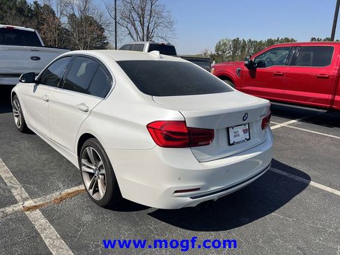 Used 2017 BMW 330i Sedan image 2