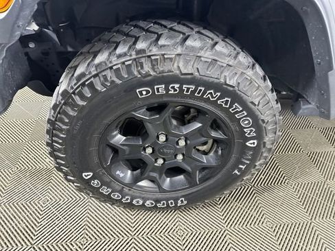 Used 2023 Jeep Wrangler Unlimited w/ Cold Weather Group image 9