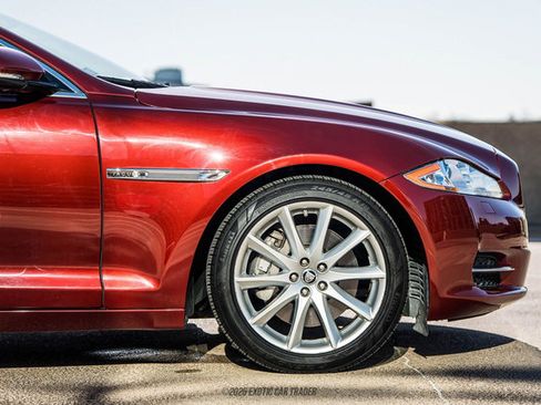 Used 2012 Jaguar XJ RWD image 11