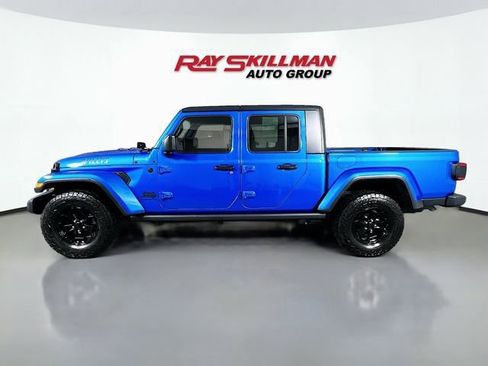 Used 2021 Jeep Gladiator Willys image 4