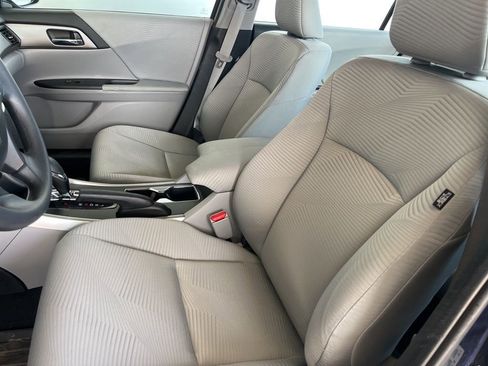 Used 2015 Honda Accord LX image 4