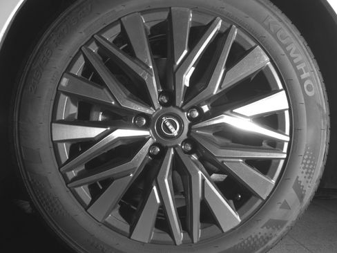 Used 2025 Nissan Altima 2.5 SV image 12