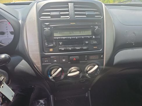 Used 2005 Toyota RAV4 2WD image 19
