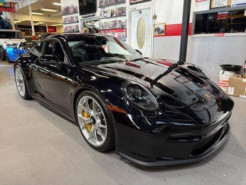 Used 2024 Porsche 911 GT3 RWD image 3