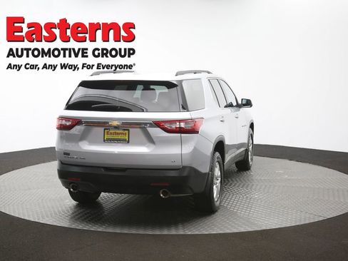 Used 2021 Chevrolet Traverse LT image 38