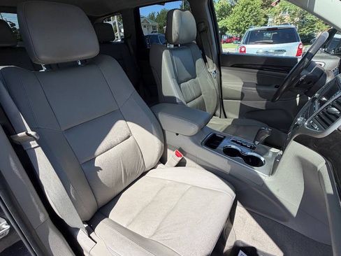 Used 2012 Jeep Grand Cherokee Laredo AWD/4WD image 29