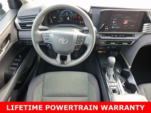 Used 2025 Toyota Camry LE image 11
