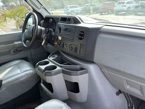 Used 2009 Ford E-350 and Econoline 350 Extended Super Duty RWD image 14