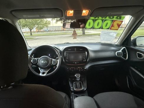 Used 2020 Kia Soul S FWD image 7