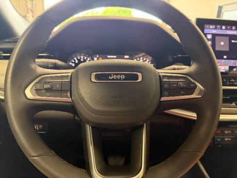 Used 2025 Jeep Compass Limited AWD/4WD image 23