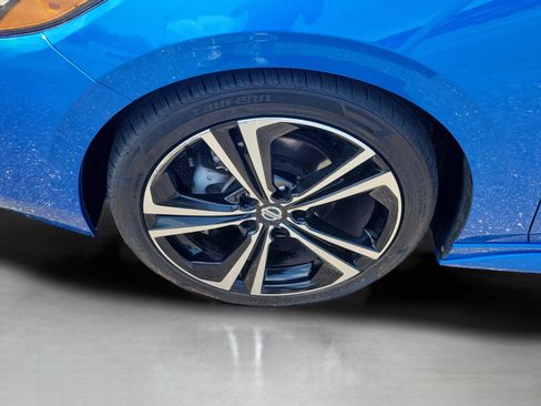 Used 2022 Nissan Sentra SR w/ Lighting Package FWD image 34