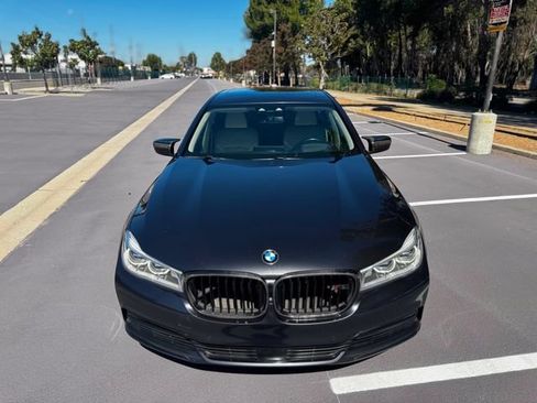 Used 2017 BMW 750i RWD image 24