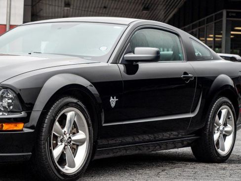 Used 2009 Ford Mustang GT Premium RWD image 34