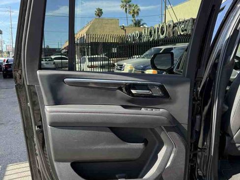 Used 2025 Chevrolet Suburban RST w/ Sun And Tow Package image 19