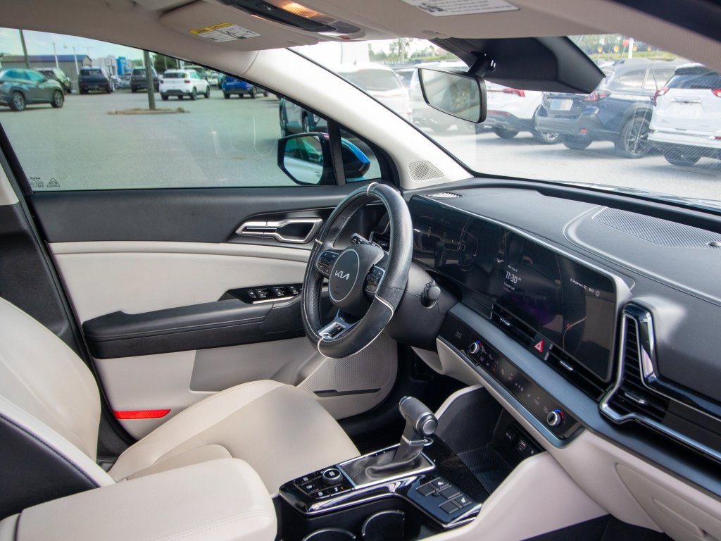 Used 2025 Kia Sportage EX FWD image 20