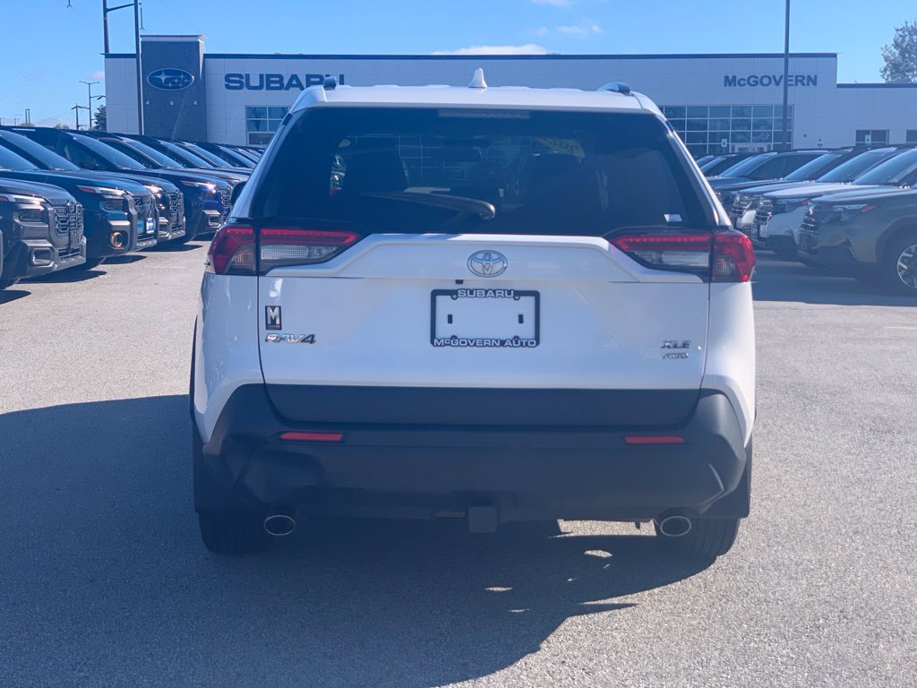 Used 2022 Toyota RAV4 XLE w/ Convenience Package AWD/4WD image 5