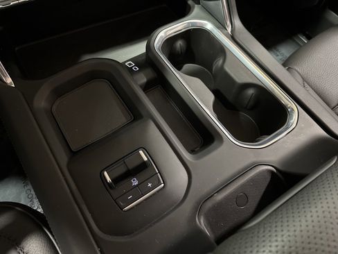 Used 2024 GMC Sierra 2500 Denali w/ Denali Reserve Package image 31