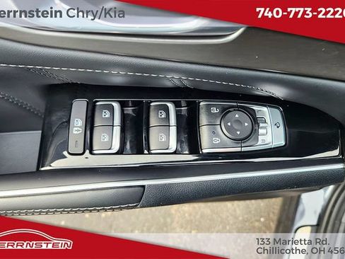 Used 2023 Kia Sorento SX AWD/4WD image 15