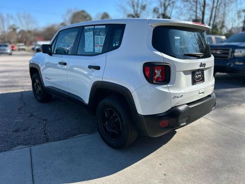 Used 2018 Jeep Renegade Sport w/ Power & Air Group image 12