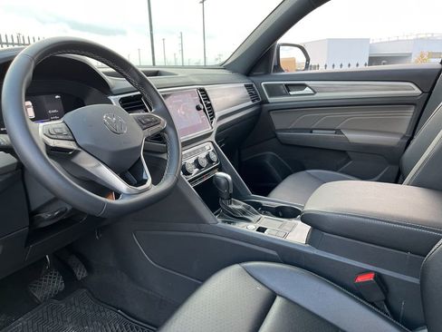 Used 2022 Volkswagen Atlas Cross Sport SE image 18