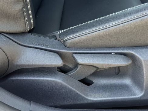 Used 2025 Toyota Camry SE FWD image 29