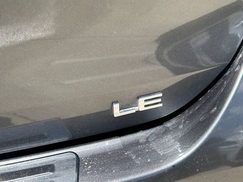 Used 2023 Toyota Highlander LE FWD image 13