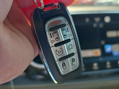 New 2027 Chrysler Pacifica Select FWD image 39
