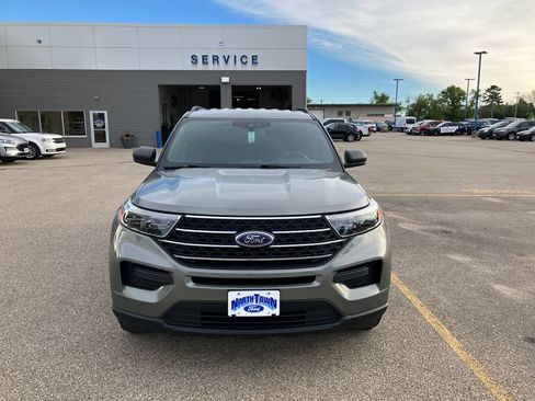 Used 2020 Ford Explorer XLT w/ Comfort Package AWD/4WD image 3
