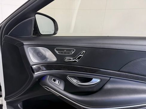 Used 2020 Mercedes-Benz S 560 Sedan image 18