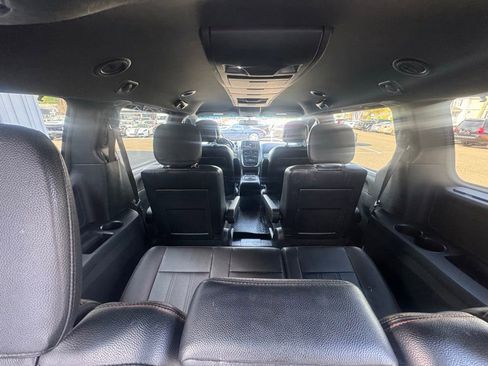 Used 2017 Dodge Grand Caravan GT FWD image 24