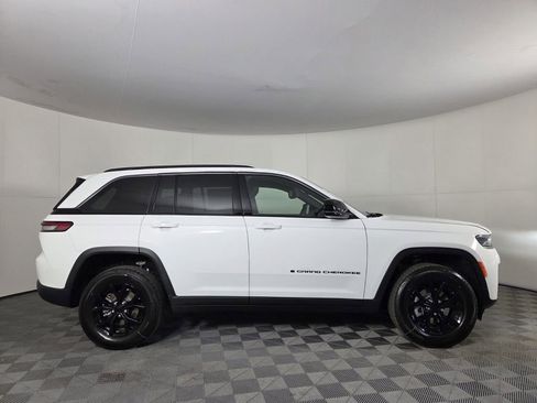 New 2026 Jeep Grand Cherokee Altitude RWD image 3