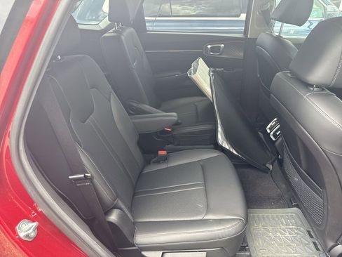 Used 2023 Kia Sorento SX FWD image 9