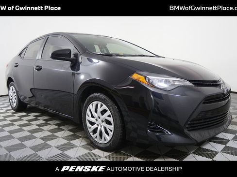 Used 2018 Toyota Corolla LE image 1