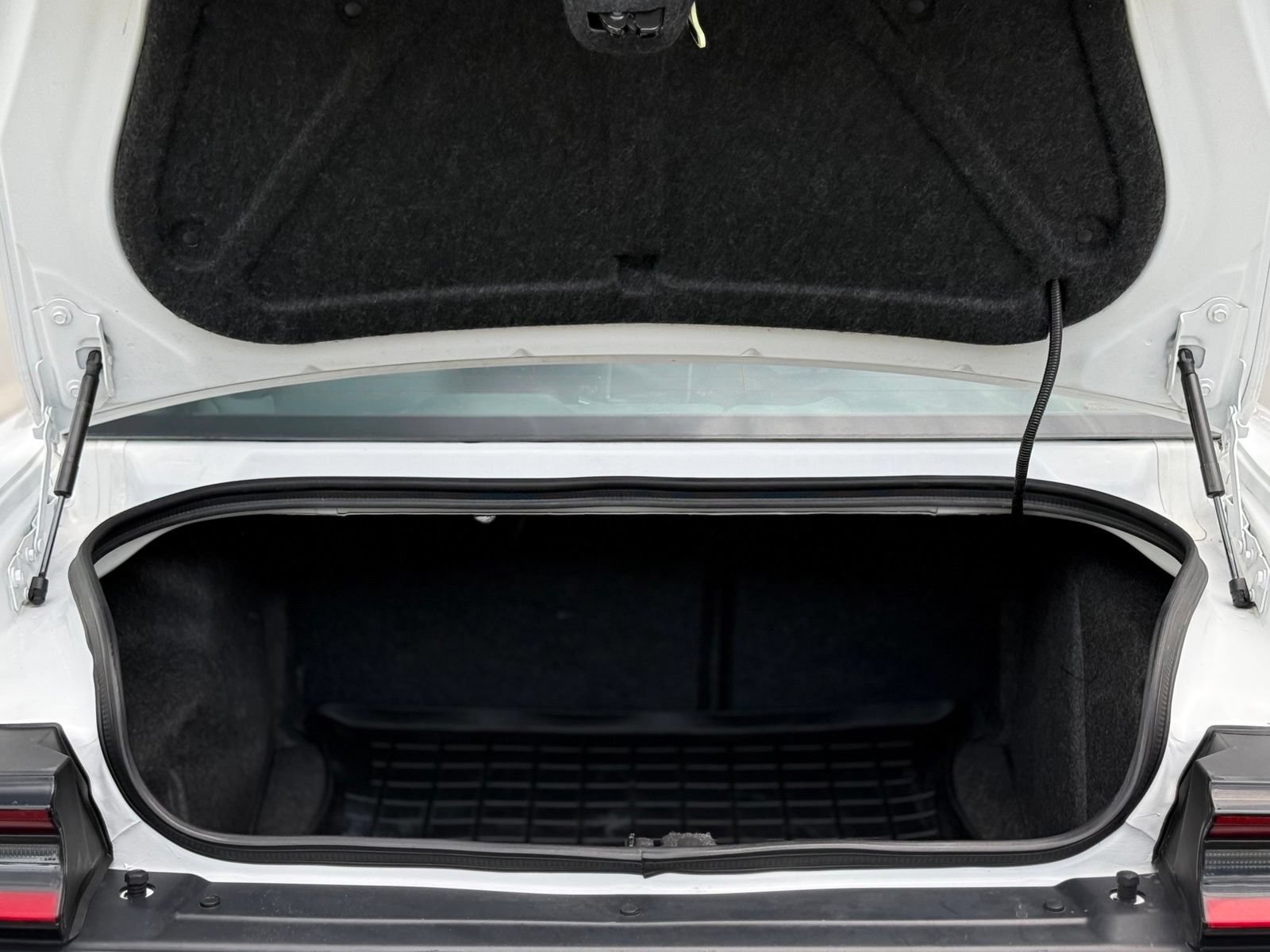 Used 2018 Dodge Challenger R/T Scat Pack RWD image 44