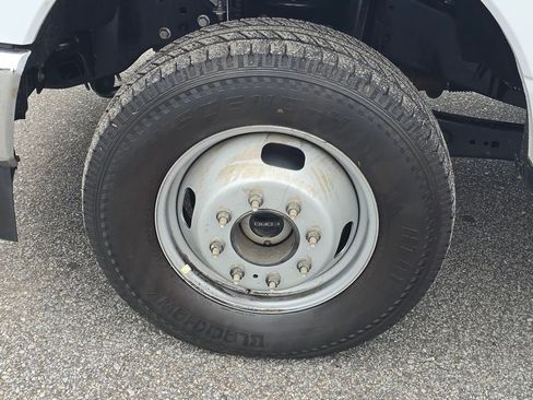 Used 2025 Ford F350 XLT image 27