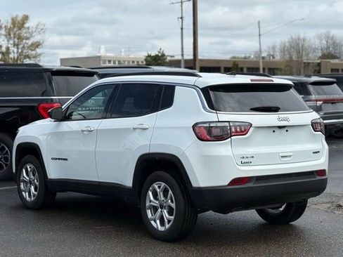 Used 2025 Jeep Compass Latitude AWD/4WD image 42