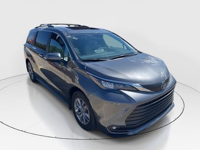Used 2025 Toyota Sienna XLE