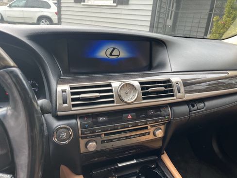 Used 2013 Lexus LS 460 AWD image 14