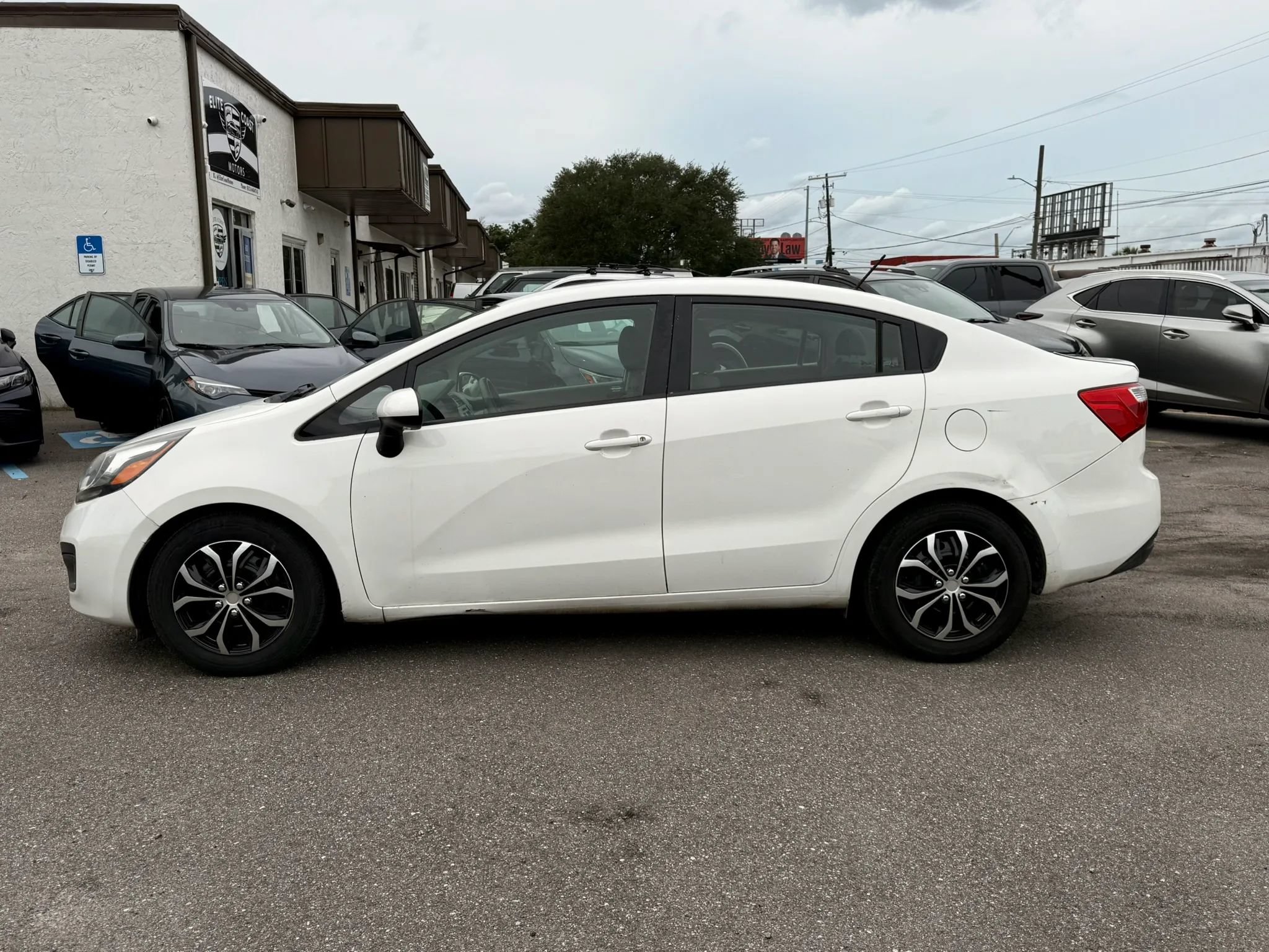 Used 2013 Kia Rio LX w/ PWR Pkg FWD image 2
