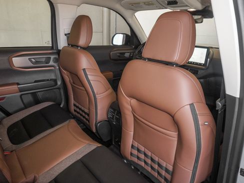 New 2026 Ford Bronco Sport Outer Banks w/ Sasquatch Outer Banks Package AWD/4WD image 43
