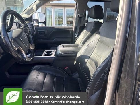 Used 2018 GMC Sierra 2500 Denali w/ Duramax Plus Package AWD/4WD image 10