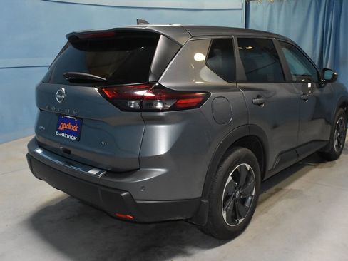 Certified 2025 Nissan Rogue SV image 23