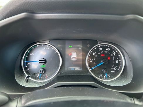 Used 2022 Toyota RAV4 XLE AWD/4WD image 13