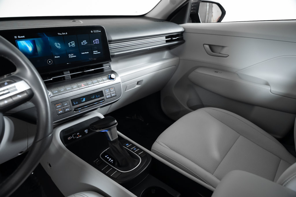Certified 2025 Hyundai Kona SEL FWD image 27