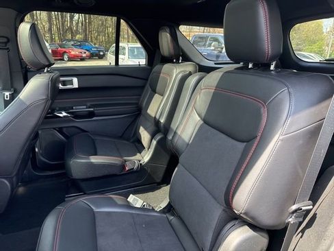 Used 2024 Ford Explorer ST-Line w/ Class IV Trailer Tow Package image 11