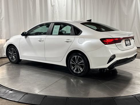 Certified 2022 Kia Forte LXS w/ LXS Technology Package FWD image 14
